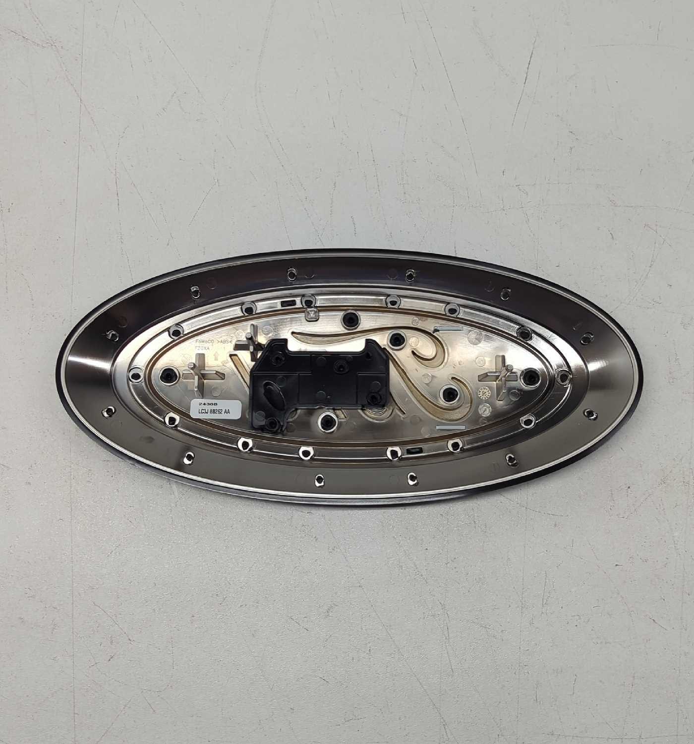 New OEM Genuine Ford Front Grille Emblem 2020-2022 F250 F350 LC3Z-8213-D sm scr