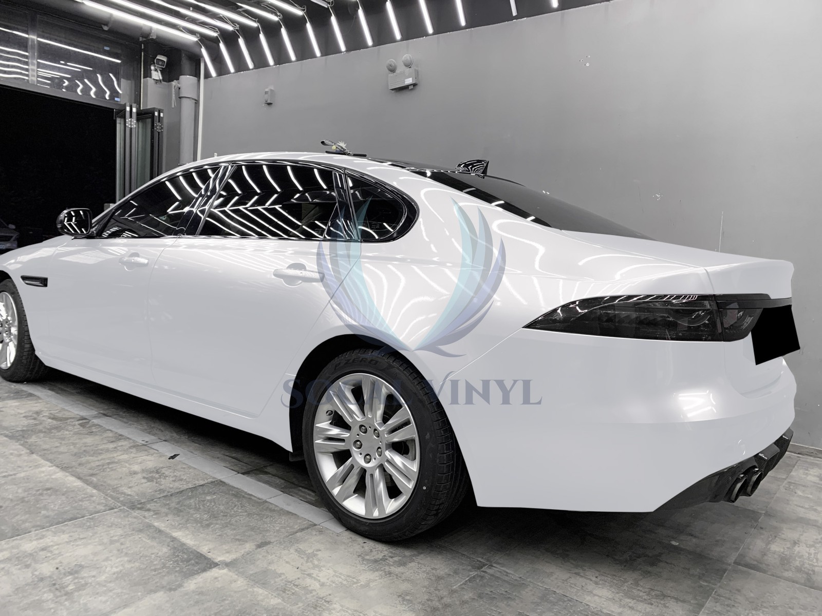 PET Pearl White Gloss White Vehicle Vinyl Wrap Decal Sheet Film Like Paint
