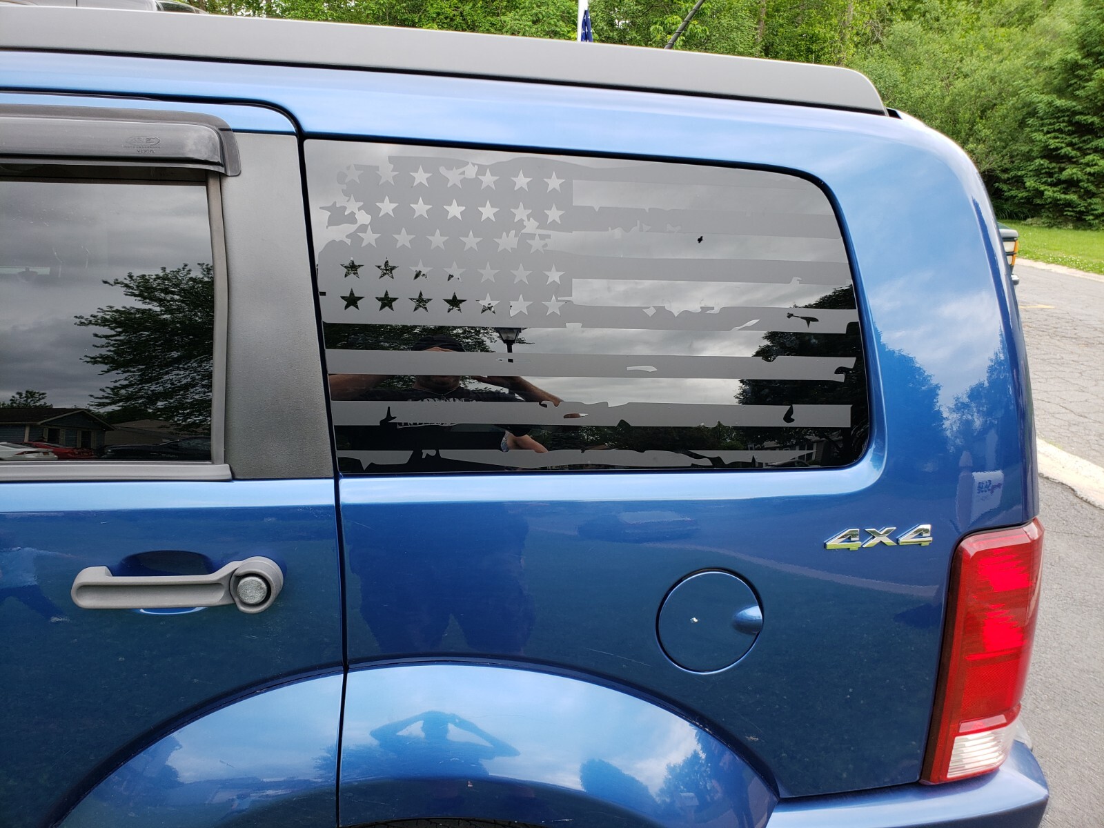 Side window flags. Compatible with Dodge Nitro . . Both sides .. American