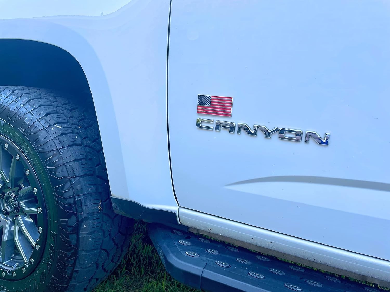Universal Fit Red/Blue American Flag Auto Emblem – Perfect for Cars & Trucks