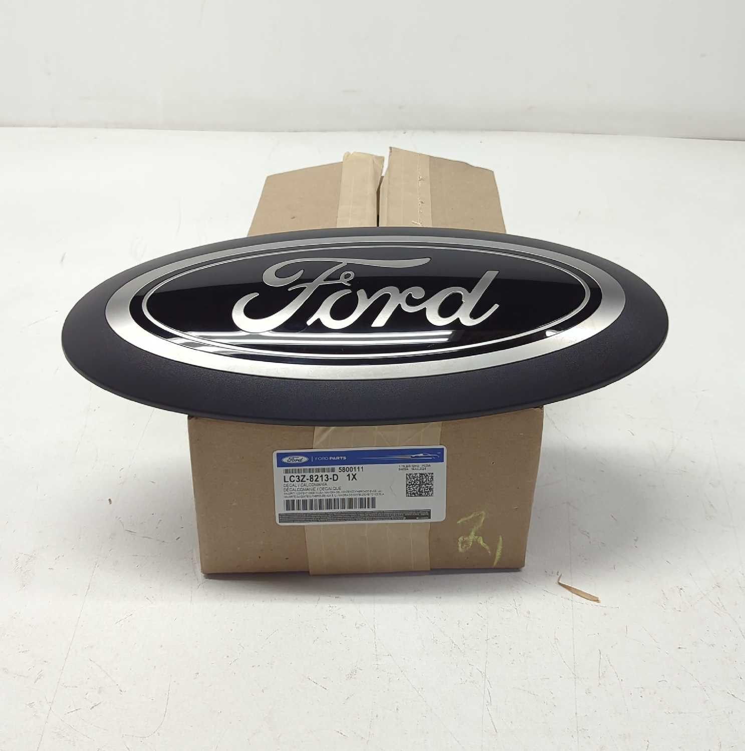 New OEM Genuine Ford Front Grille Emblem 2020-2022 F250 F350 LC3Z-8213-D sm scr