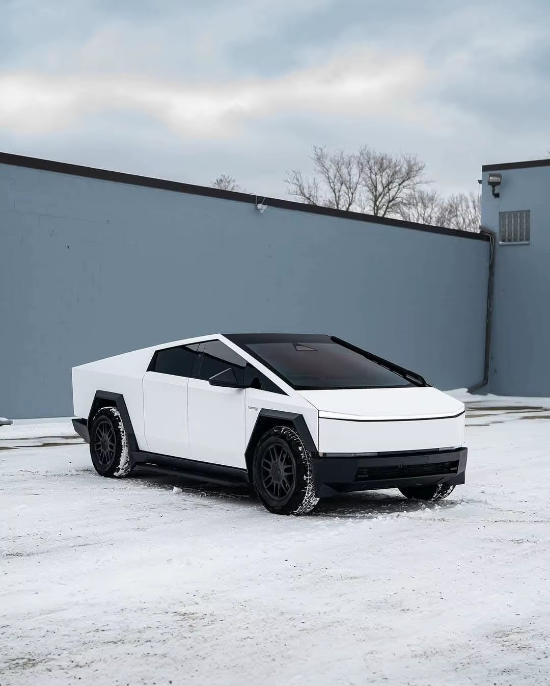 Cybertruck DIY PPF Paint Protection Film Wrap Color Change Matte Ceramic White