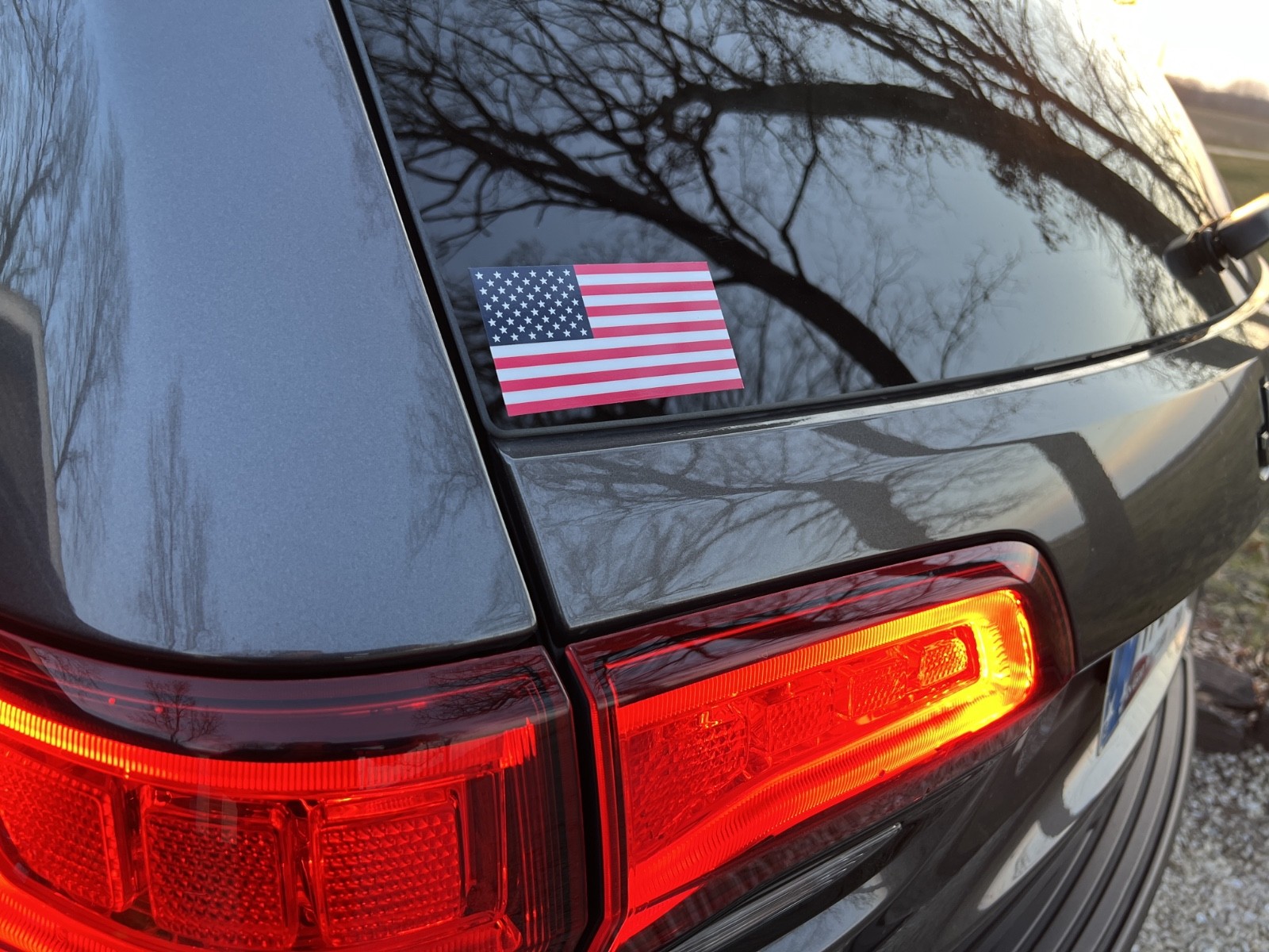 American Flag Vinyl Decal – Made in USA – 2.1″ x 4″, Drawn to US Federal Specs