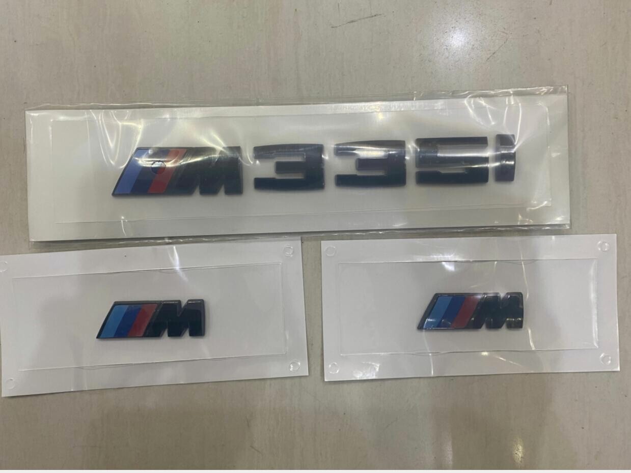 GLOSS BLACK for M335i + FENDER BADGE X2 CUSTOM REAR LETTERING 1 SERIES 3M