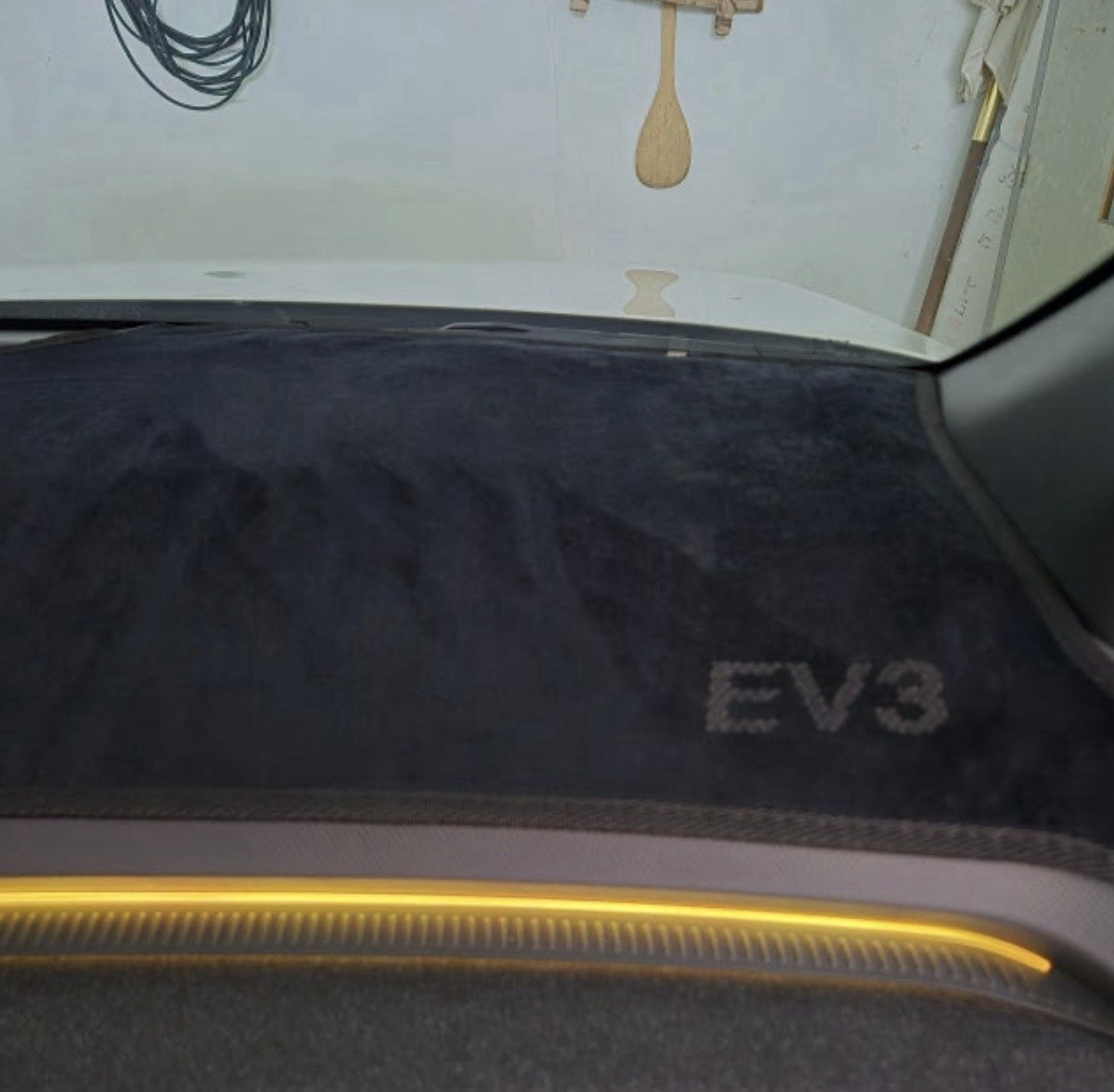 KIA EV3 with HUD(No Center Speaker) Dashboard Cover Velvet