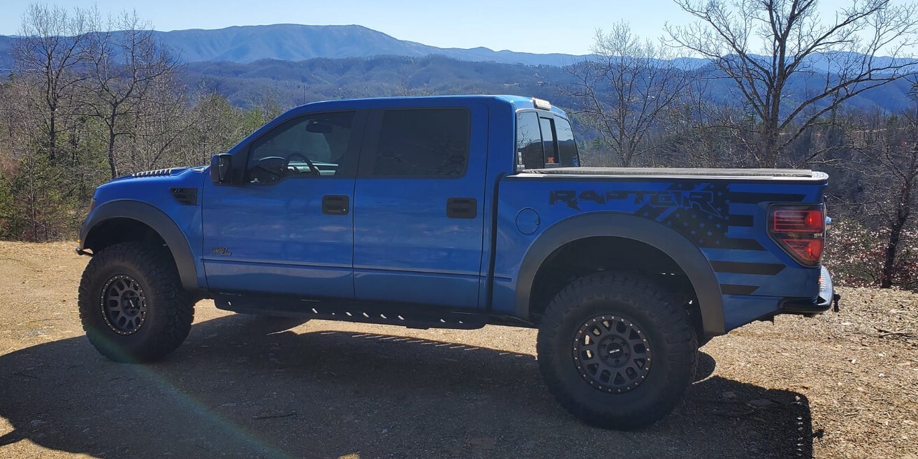 2010-2014 Raptor Bed Side Graphic – American Flag w/ Raptor Text [10FR_BSGAMFRP]
