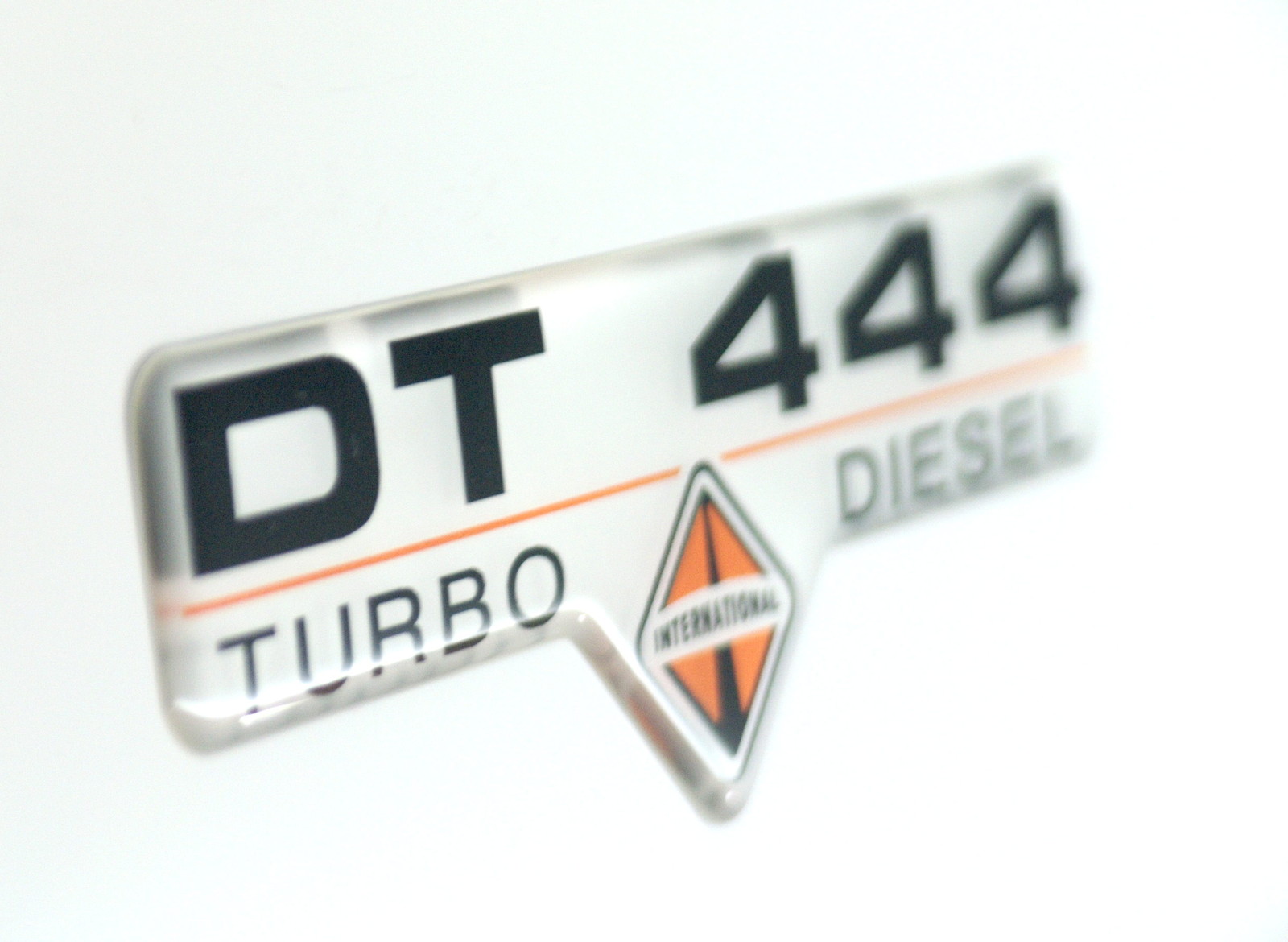 INTERNATIONAL DT 444 / 7.3 TD EMBLEM SUPER SIZED SATIN