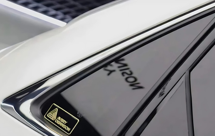 SUPER GLOSS CRYSTAL White Vinyl Wrap – Premium High-Shine Finish Vinyl Wrap