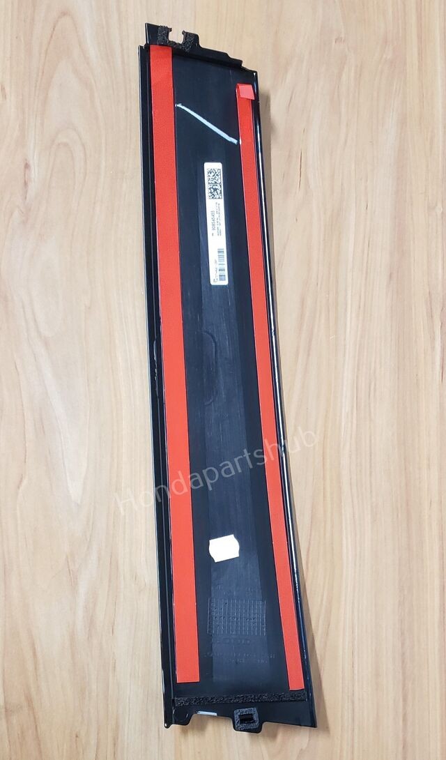 18-23 Honda Odyssey Elite Driver side Front Door Sash Garnish (Black Gloss)