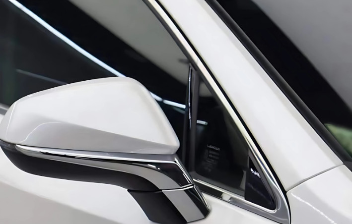 SUPER GLOSS CRYSTAL White Vinyl Wrap – Premium High-Shine Finish Vinyl Wrap