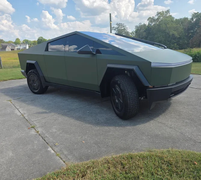 Cybertruck DIY PPF Paint Protection Film Wrap Color Changing Satin Army Green