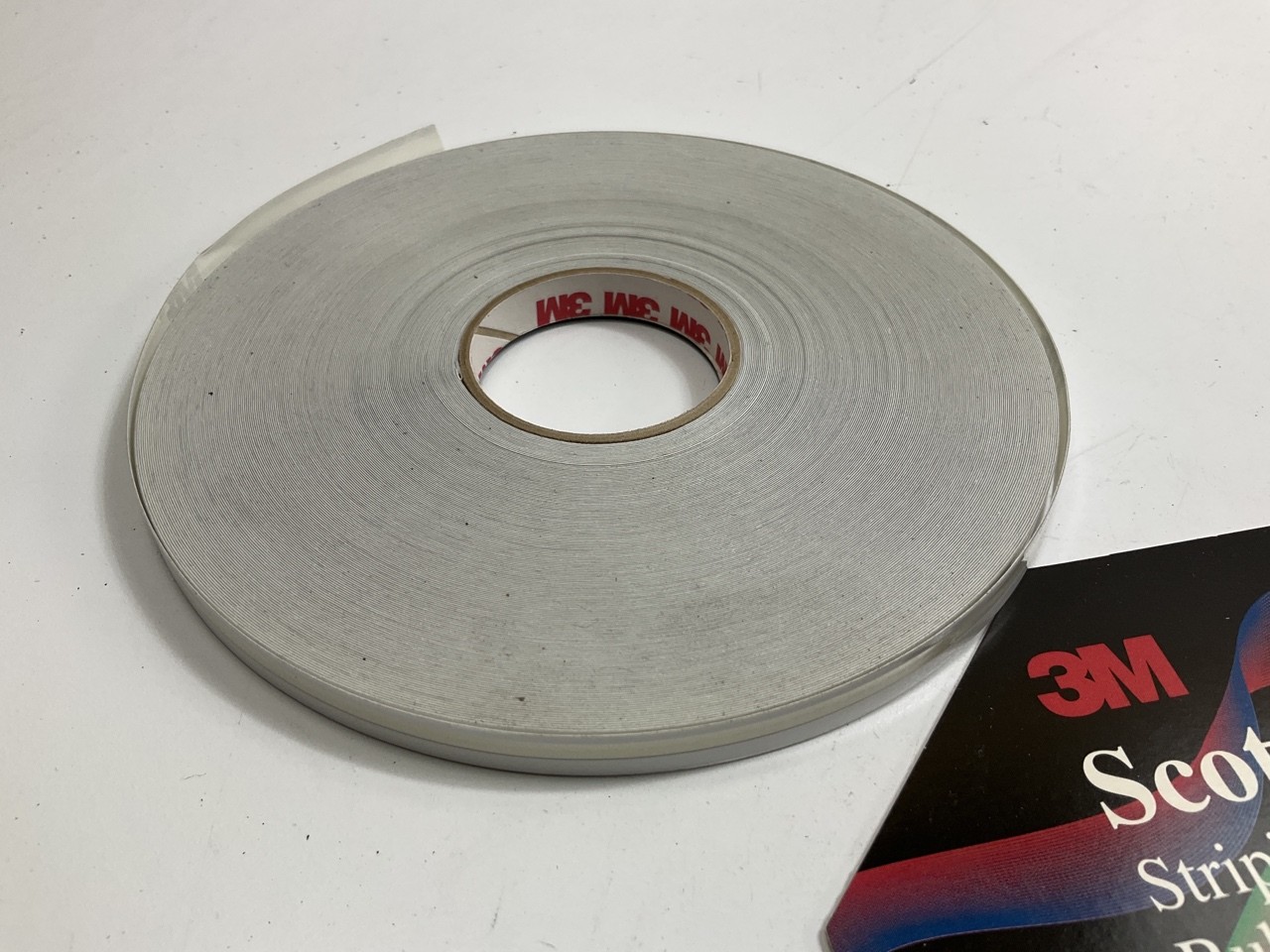 3M 72356 Pinstripe Striping Tape – 5/16″ X 150′ Feet Long Bright White
