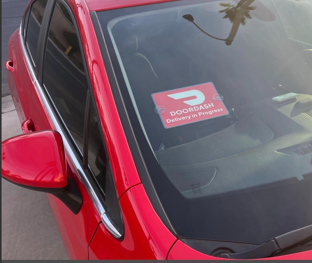 2 DOORDASH Delivery in Progress WINDSHIELD SIGN on Suction Cups ~ 15 Free Cards