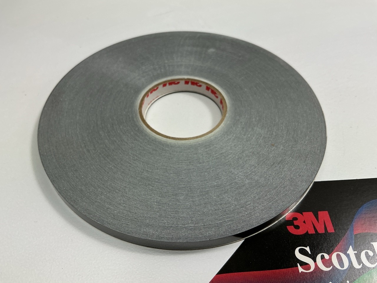3M 72614 Pinstripe Striping Tape – 150 Feet X 1/4 In, Light Slate Metallic