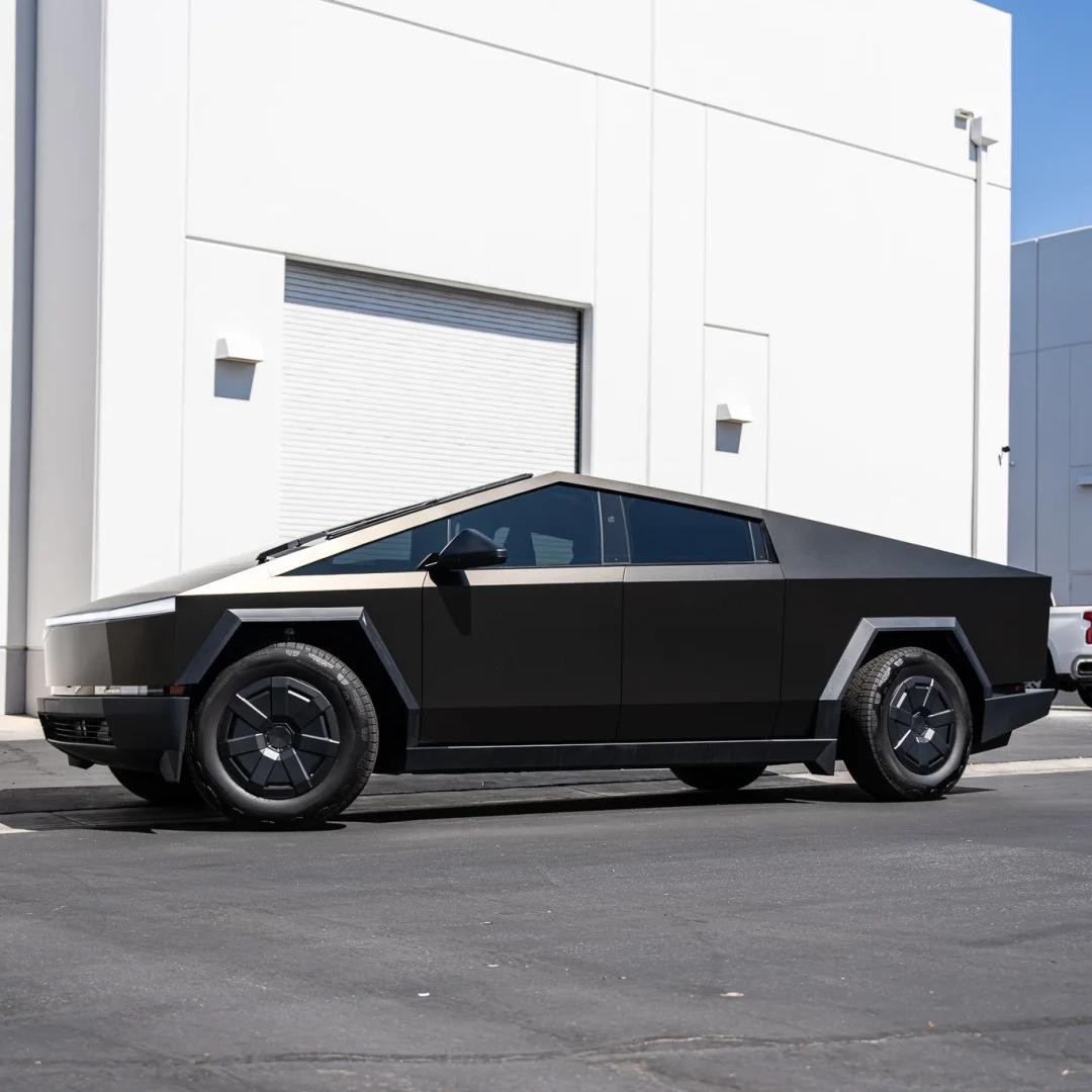 Cybertruck DIY PPF Paint Protection Film Wrap Color Change Matte Golden Black