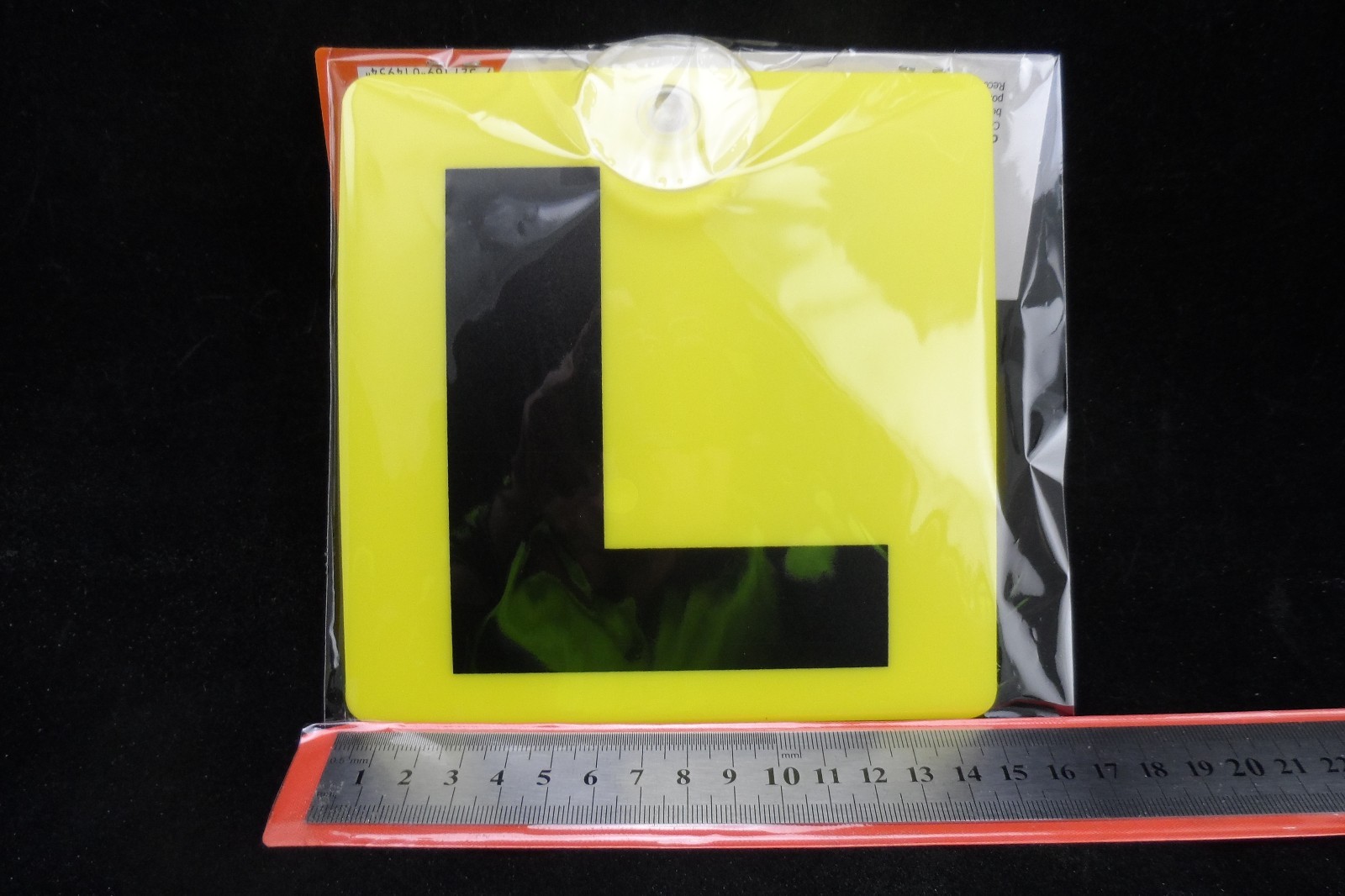 NEW CAR SAFETY SIGNS 2 x ‘YELLOW L PLATE’ & ‘ FREE POST’ -WINDOW SUCTION VINYL