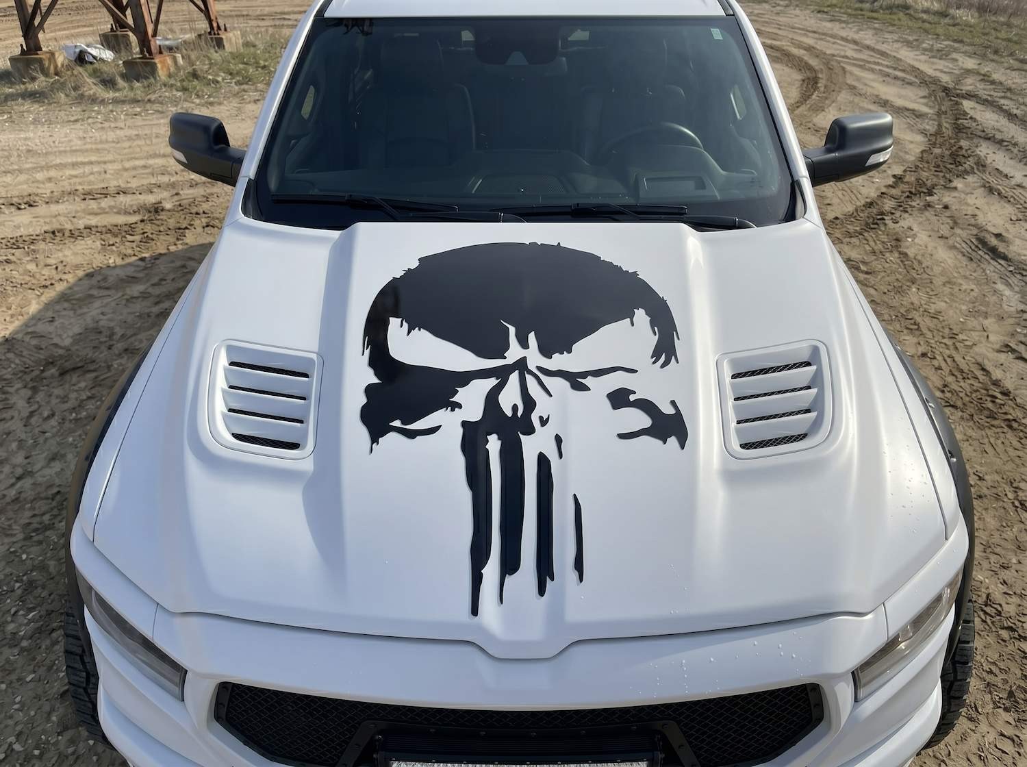 33×23 Distressed Skull Hood Decal Drip Vinyl Sticker for Jeep, Truck SUV Graphic