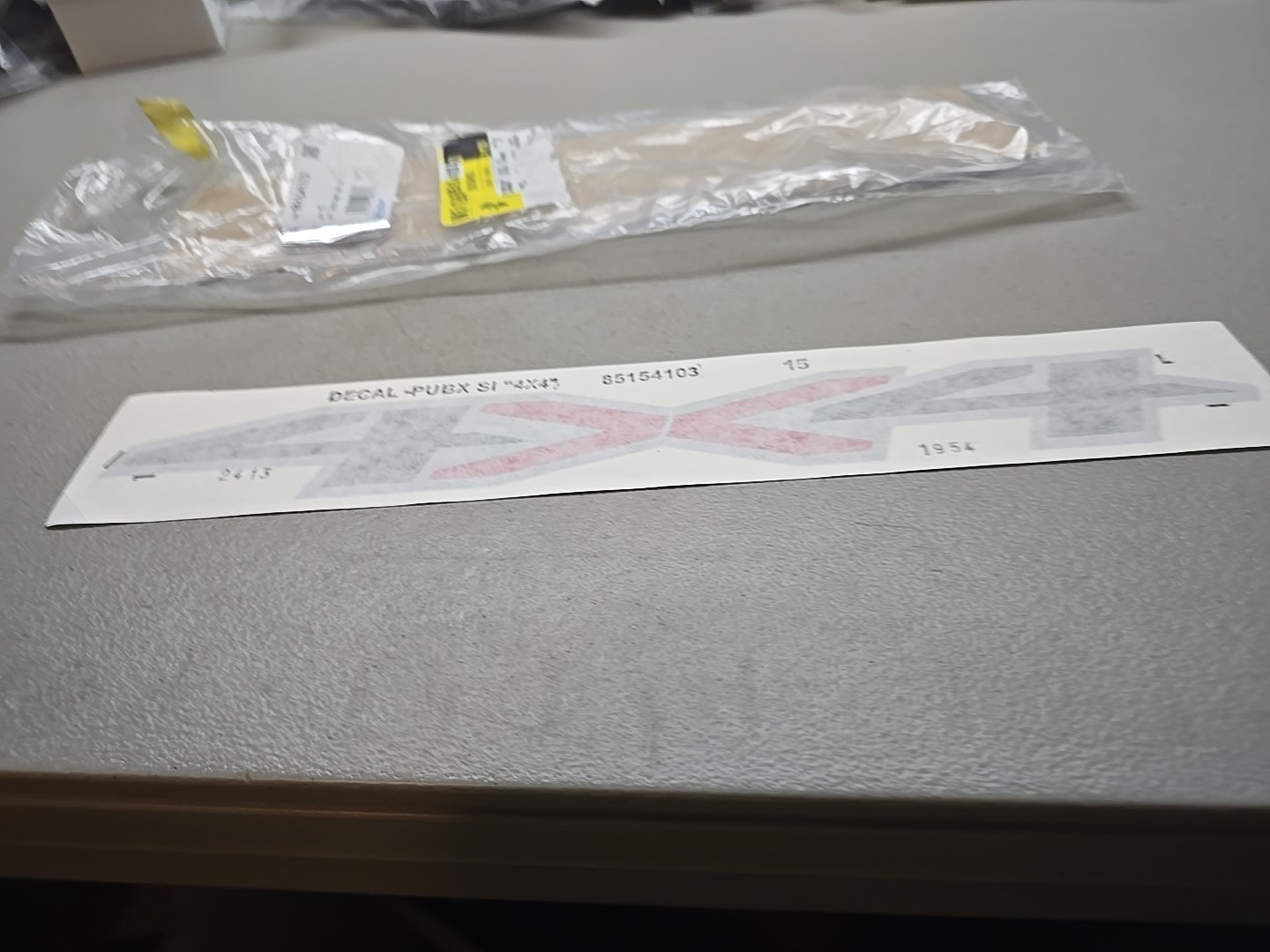 GM 2023-2025 CHEVROLET SILVERADO 1500 PICK UP BOX EXTERIOR TRIM- DECAL 85154103