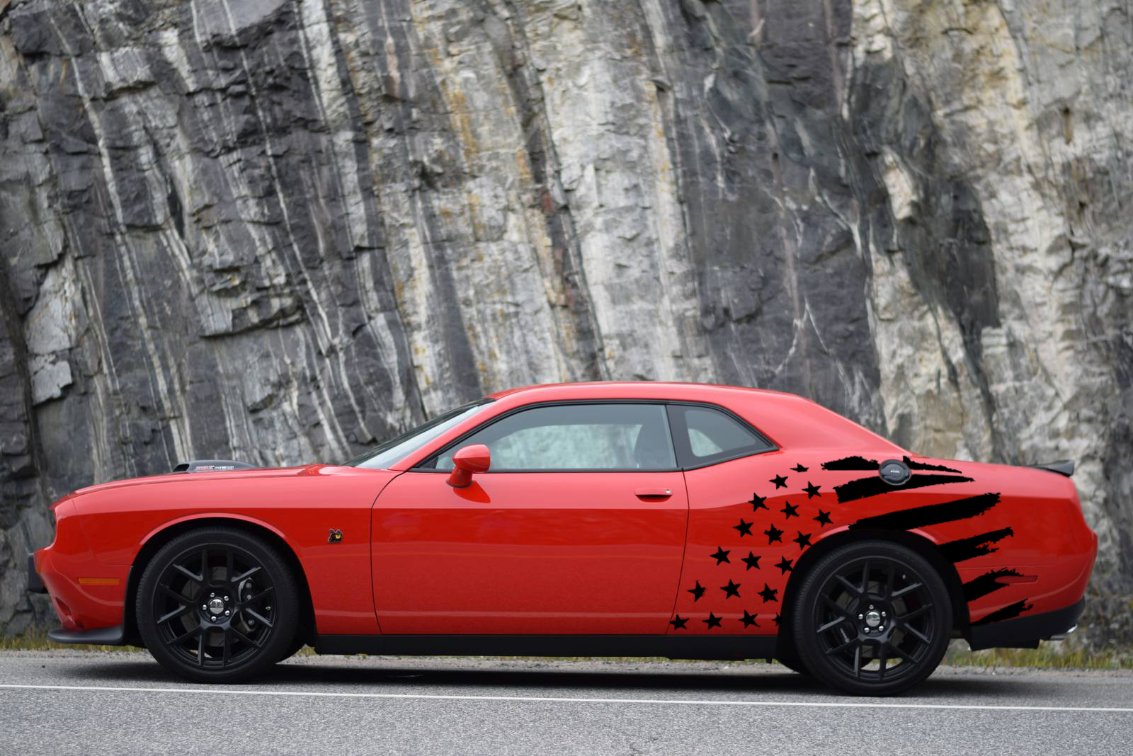 2014-2023 Challenger [S&B_DS_M] – Stars & Bars Graphic – Driver Side