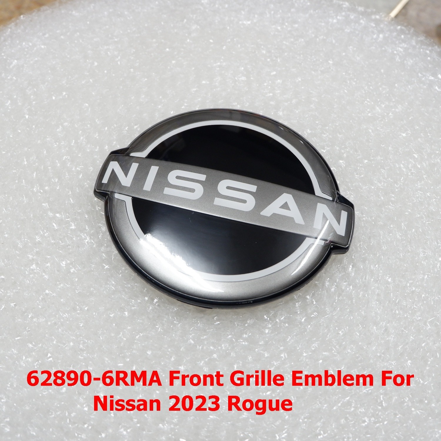 62890 6RM0A FRONT GRILLE EMBLEM FOR ROGUE 2021-24 SIZE 16.5X14.5CM