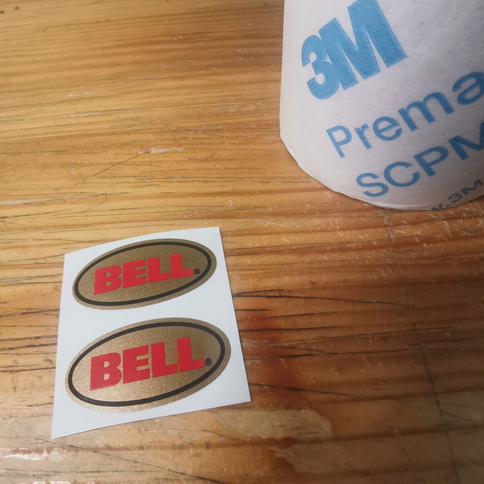 Bell ® logo helmet GOLD vinyl decals X2 vinyl adesivi autocollants ステッ
