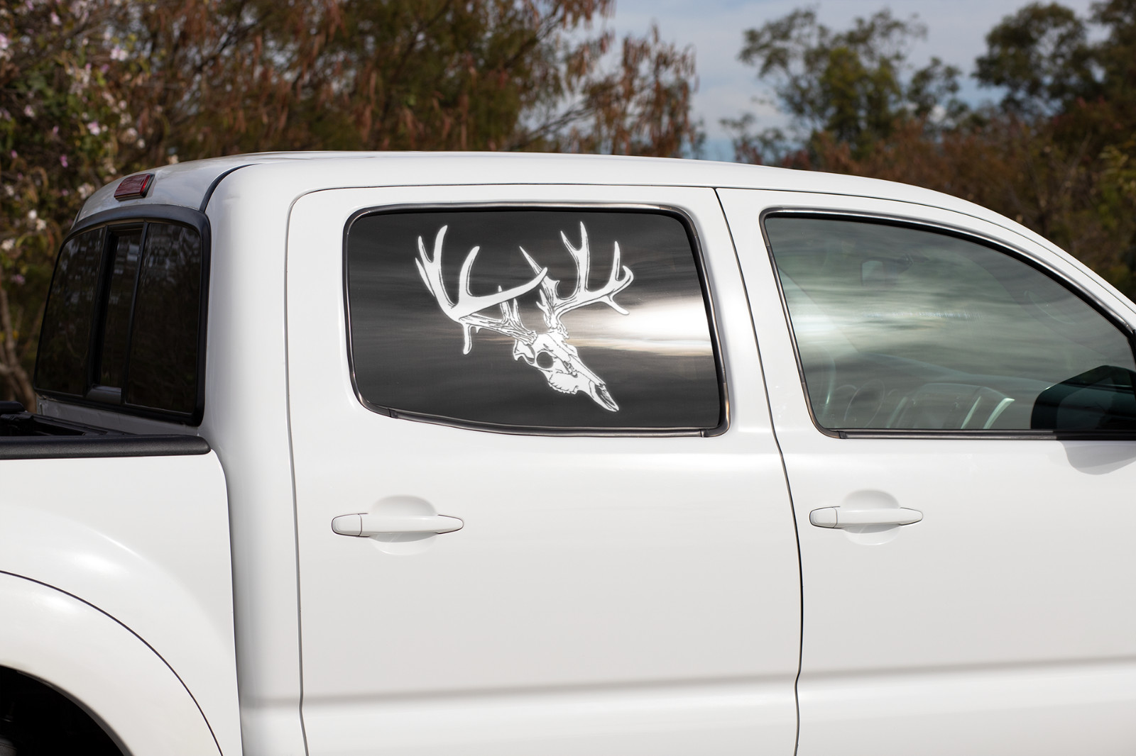 Deer Skull Car Window Vinyl Decal Hunting Truck Graphic Outdoors Sticker