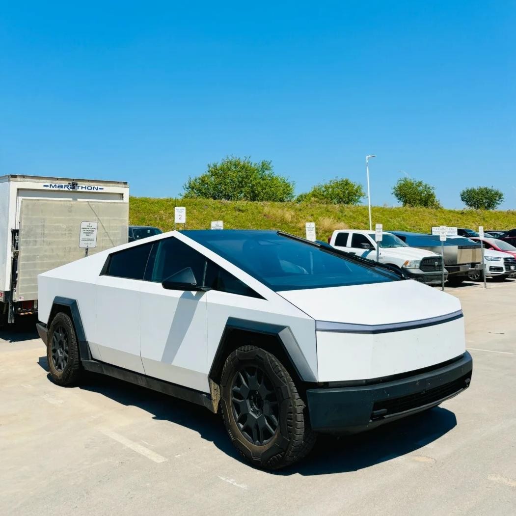 Cybertruck DIY PPF Paint Protection Film Wrap Color Change Satin White