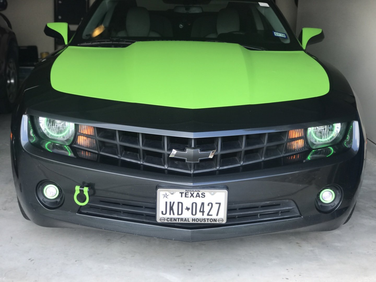 VVivid Xpo Matte Lime Dry Carbon Vinyl Car Wrap Film | V170