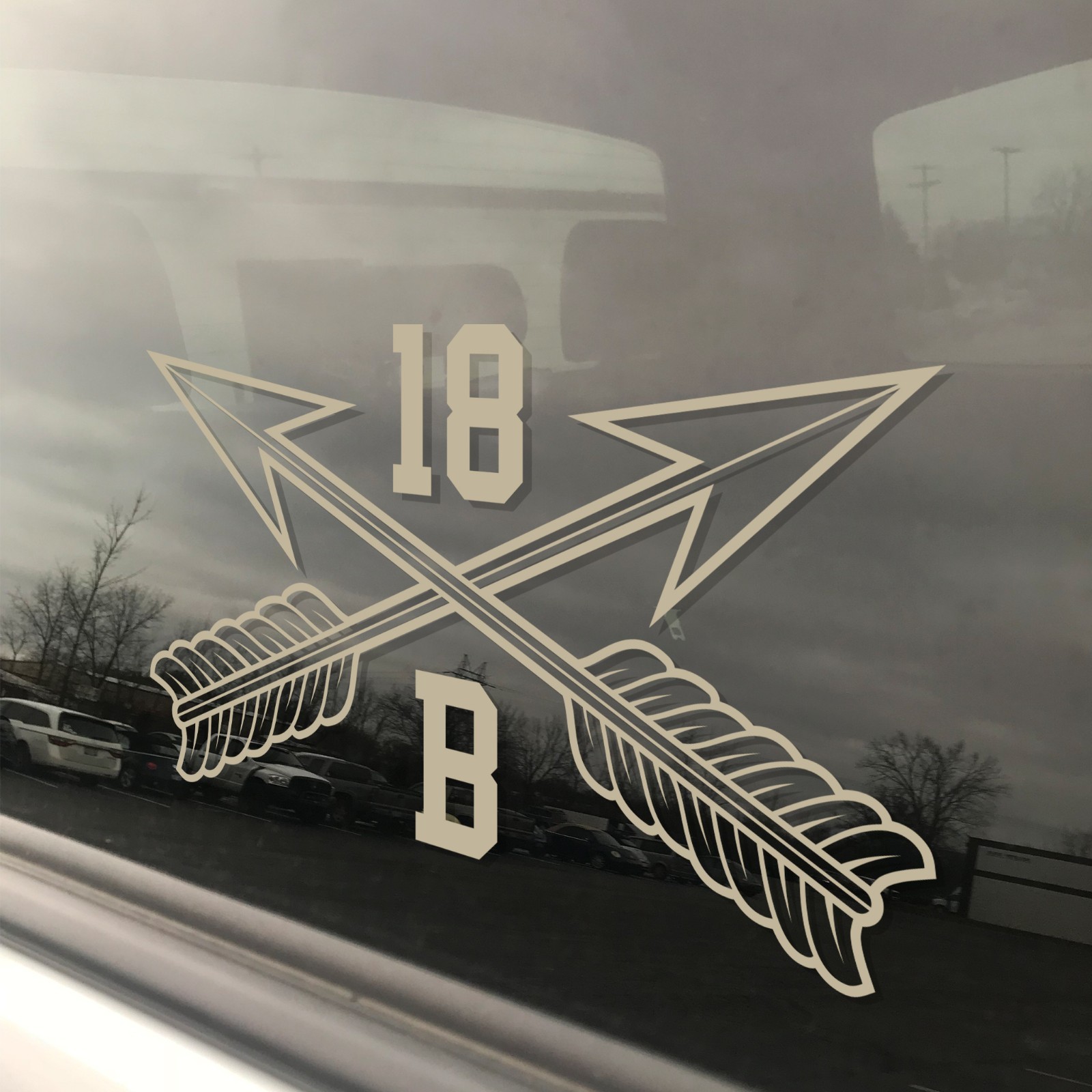 Army MOS 18B Special Forces Weapons Sergeant Crossed Arrows Decal 3″ x 5.5″
