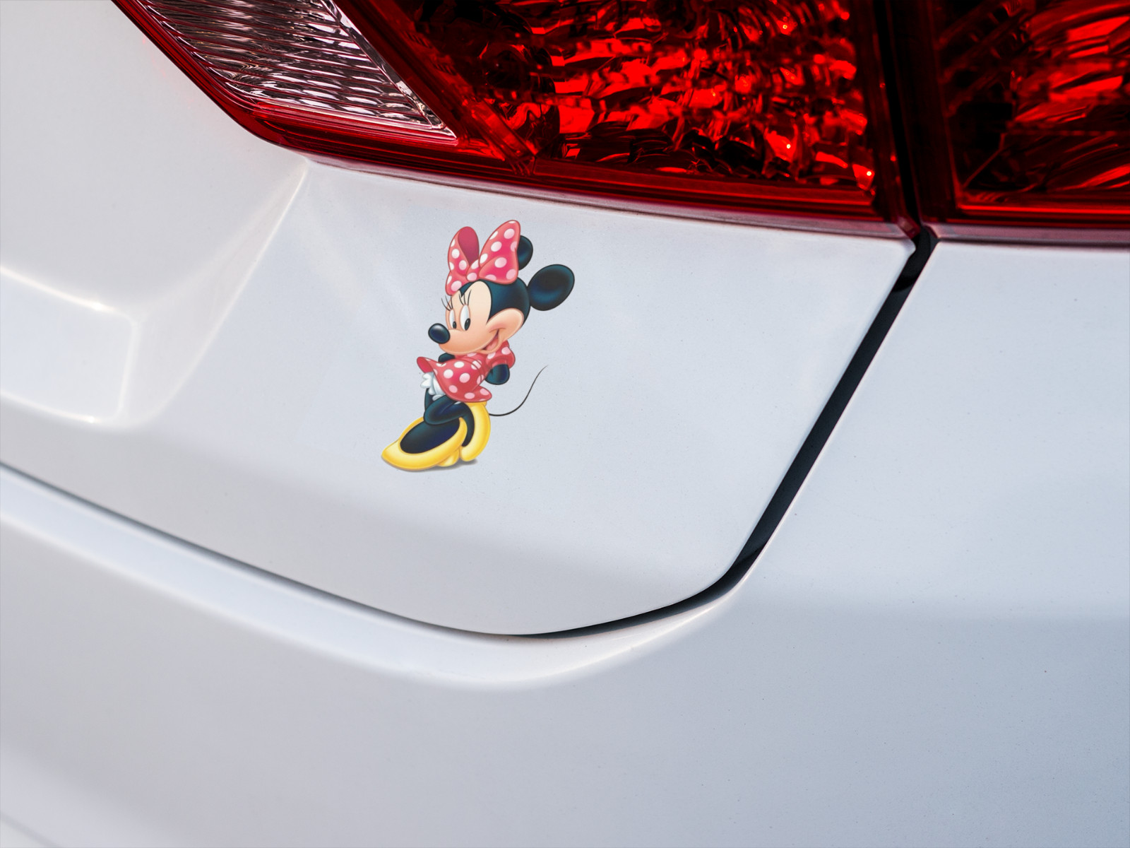 Minnie MOUSE Car Window Vinyl Decal Full Body Disney Cartoon Graphic Sticker