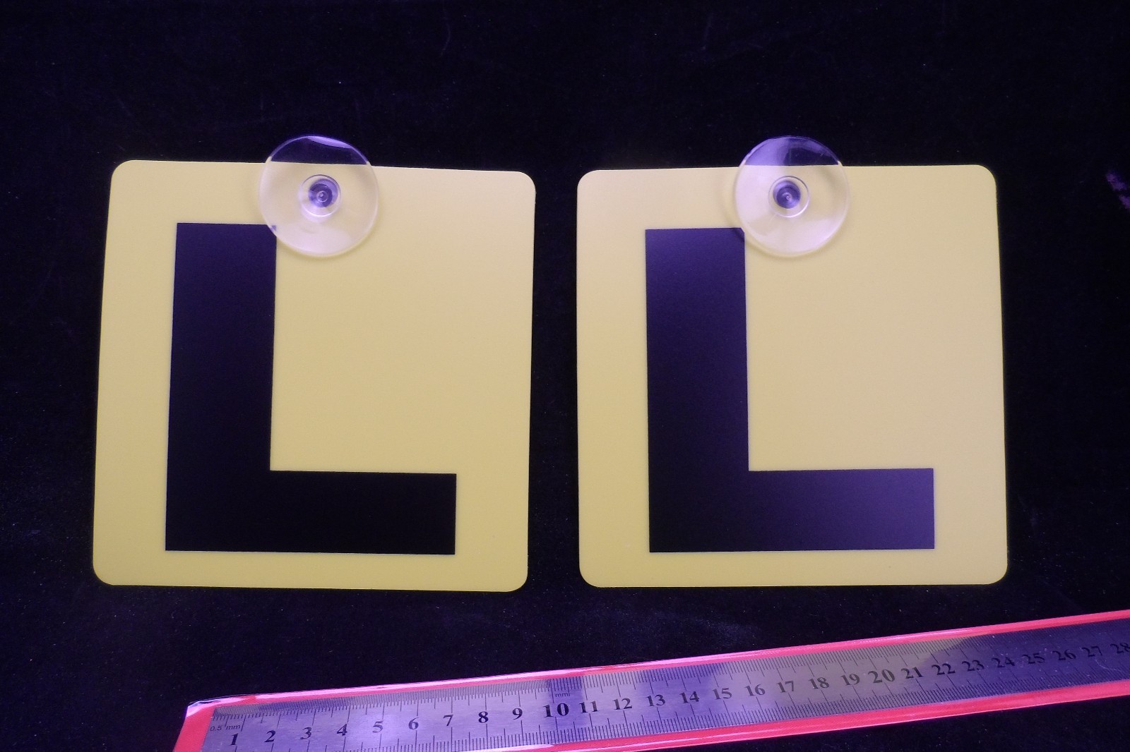 NEW CAR SAFETY SIGNS 2 x ‘YELLOW L PLATE’ & ‘ FREE POST’ -WINDOW SUCTION VINYL