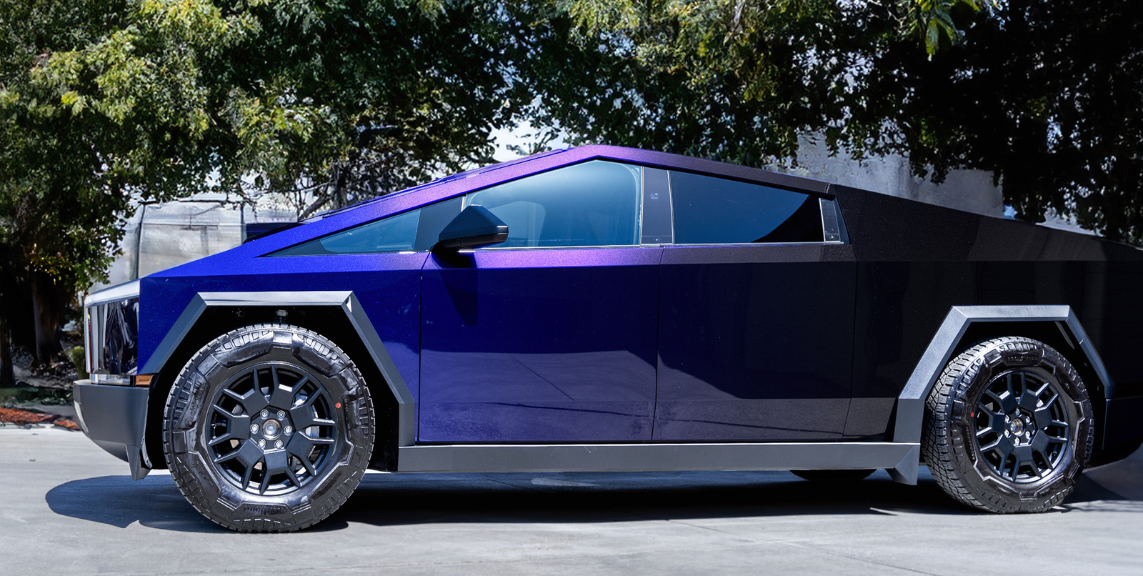 Cybertruck DIY PPF Paint Protection Film Wrap Color Change Aurora Chameleon SER